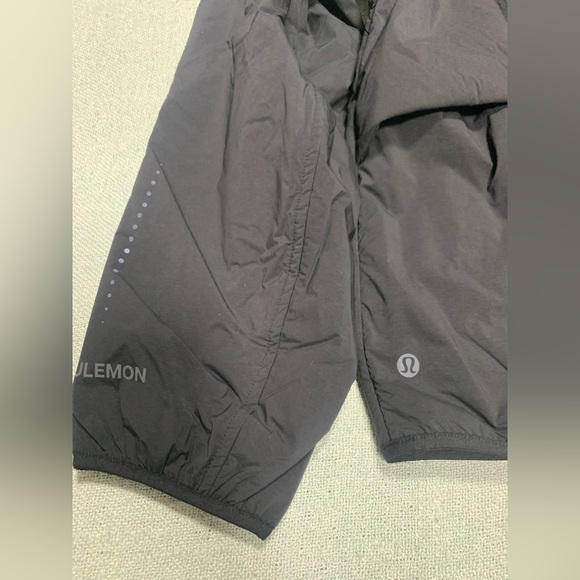 Lululemon NWT Insulated Back-Vent Running Jacket $198 USD Size L Black - Picture 7 of 16